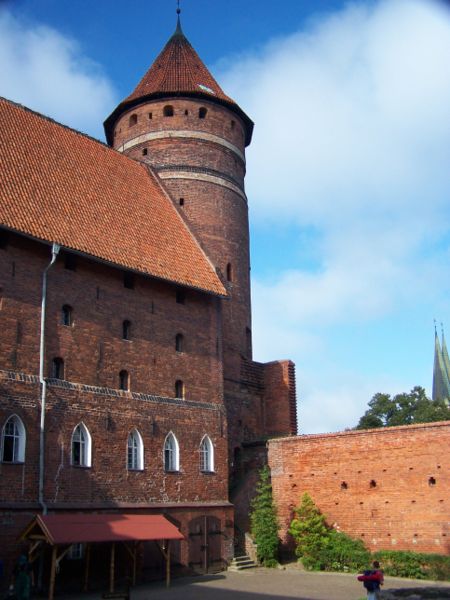 Zamek w Olsztynie(dziedziniec)